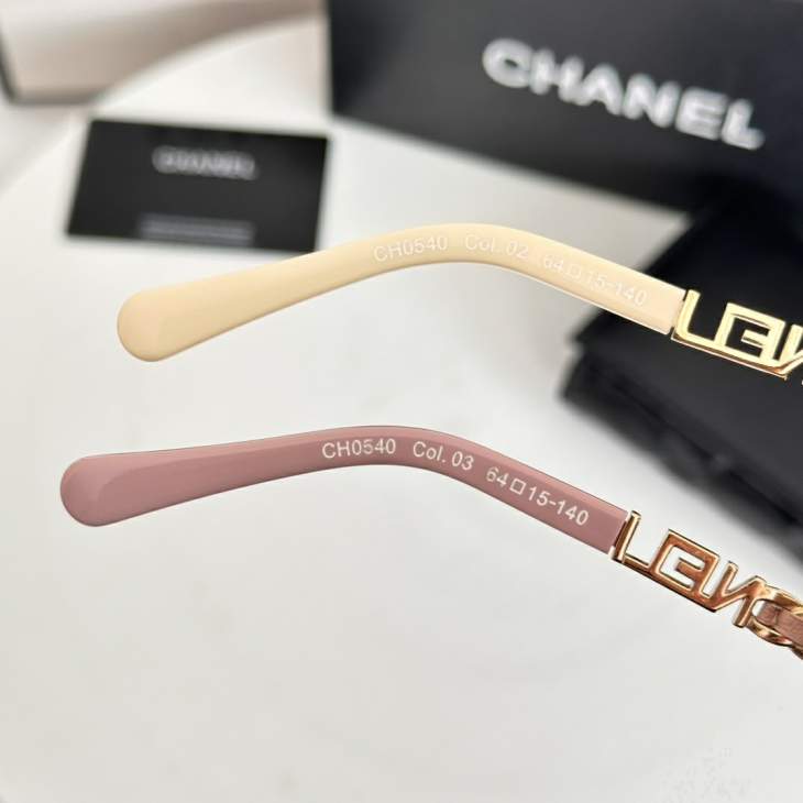 Picture of Chanel Sunglasses _SKUfw76722048fw